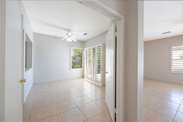 44950 Calle Santa Barbara, La Quinta CA: https://media.crmls.org/mediaz/6d435894-34b0-40ca-9ec6-e1f376b0a463.jpg