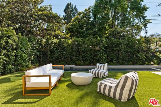 2831 Malcolm Avenue, Los Angeles CA: https://media.crmls.org/mediaz/6d4378ce-b1c2-4df8-87a0-5d980033703b.jpg