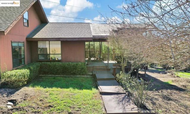 3120 E Vichy Ave., Napa CA: https://media.crmls.org/mediaz/6d442f7d-4440-450c-8ee9-5d1ce17d5676.jpg