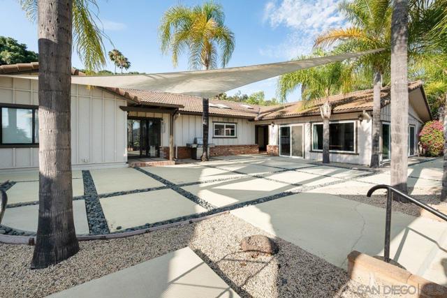 3647 Laketree Dr., Fallbrook CA: https://media.crmls.org/mediaz/6d445360-7c19-4638-ac91-287408a0e79d.jpg