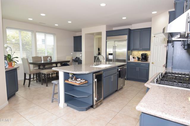 Detail Gallery Image 10 of 47 For 28469 Horseshoe Cir, Saugus,  CA 91390 - 4 Beds | 3 Baths