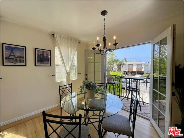 1111 11th Street, Santa Monica CA: https://media.crmls.org/mediaz/6d4474bb-e881-47f7-a8cf-8a5d1deffcf1.jpg