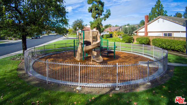 879 Shadowgrove Street, Brea CA: https://media.crmls.org/mediaz/6d44ba88-8ad8-4adf-8a65-8577802e3593.jpg