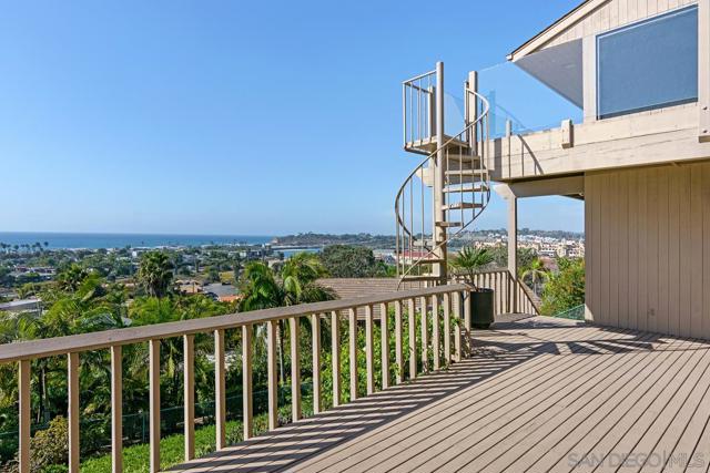 2150 Balboa Ave, Del Mar CA: https://media.crmls.org/mediaz/6d452935-5375-4eec-86f7-99248dc1a506.jpg