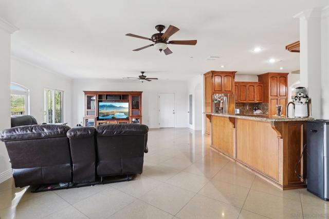19075 Caesar Drive, Ramona CA: https://media.crmls.org/mediaz/6d45c996-d368-42a8-94a9-e19b5b7dda5e.jpg