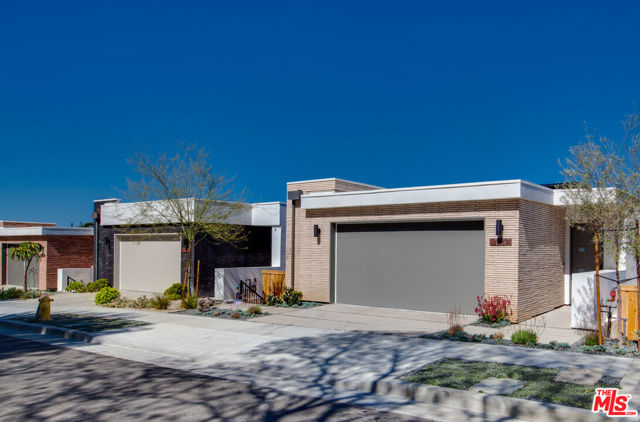 1653 N Bruce Court, Los Angeles CA: https://media.crmls.org/mediaz/6d464360-e5e1-40af-8c89-6e262320ed71.jpg