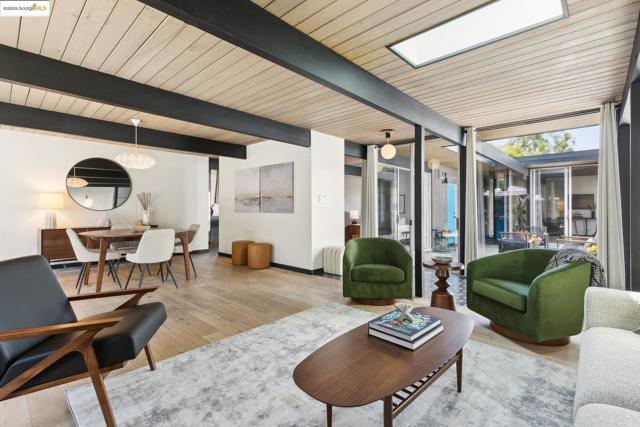 8156 Coach Dr, Oakland CA: https://media.crmls.org/mediaz/6d4690c8-3e48-4c2f-8e20-4018d85478cd.jpg