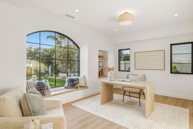 Detail Gallery Image 28 of 72 For 8341 La Jolla Scenic Dr, La Jolla,  CA 92037 - 5 Beds | 5/1 Baths