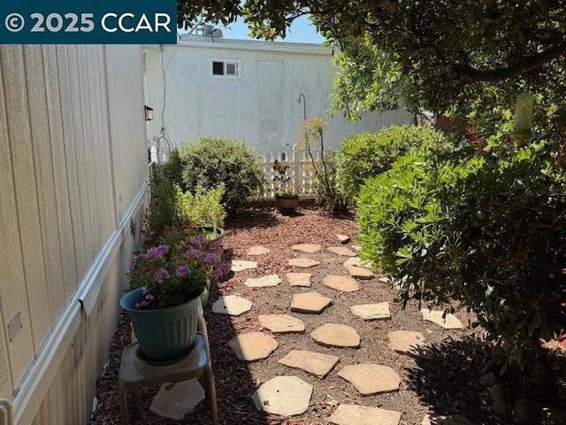 149 Galloway Dr, Concord CA: https://media.crmls.org/mediaz/6d4725b7-42ef-4292-b737-373a72d8966b.jpg