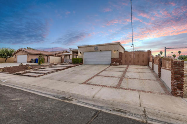 27650 Avenida Terrazo, Cathedral City CA: https://media.crmls.org/mediaz/6d47ab5e-4e04-4018-9f9f-d13dfa48655f.jpg