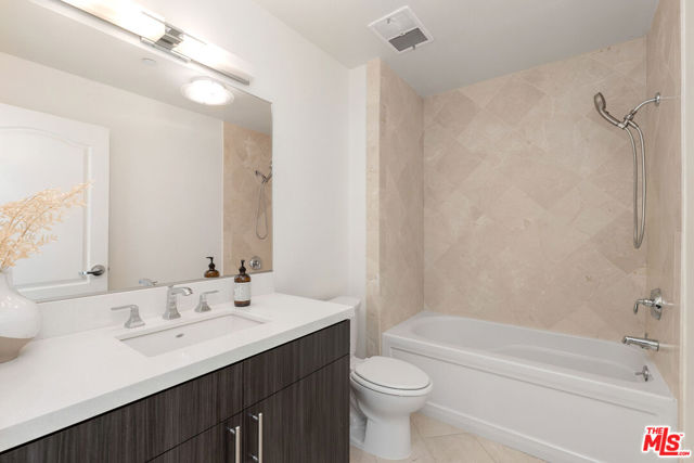 5670 Wilshire Boulevard, Los Angeles CA: https://media.crmls.org/mediaz/6d480699-7596-405f-a4ea-22db9122b914.jpg