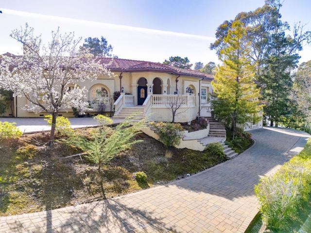 1035 Macadamia Drive, Hillsborough CA: https://media.crmls.org/mediaz/6d48625a-8c87-45d8-a281-900780be3edc.jpg