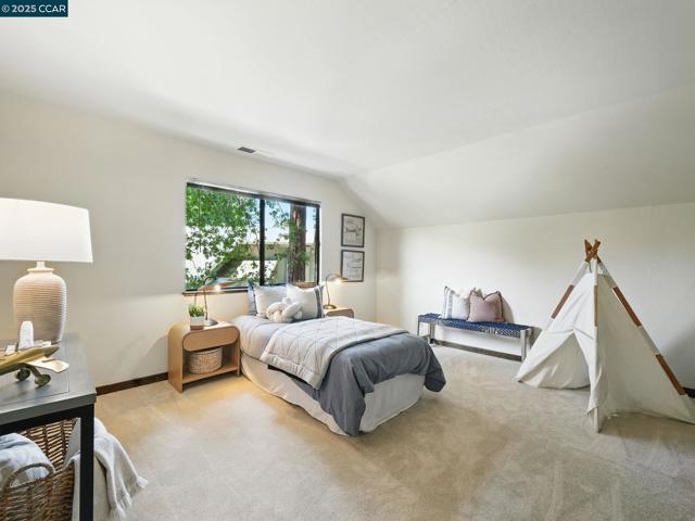 66 Ambleside Court, Danville CA: https://media.crmls.org/mediaz/6d48e925-f17d-4b72-9421-5ddc3a1b5405.jpg