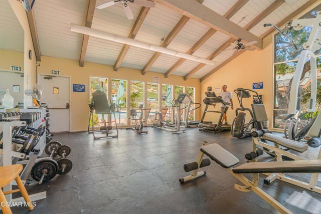 460 Arbor Lane Ct, Thousand Oaks CA: https://media.crmls.org/mediaz/6d490ef8-1a00-4911-985c-9144d400f3e4.jpg