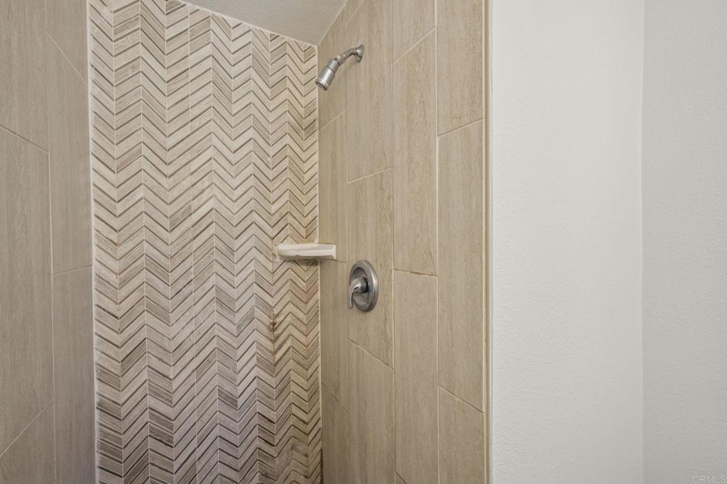 https://media.crmls.org/mediaz/6d493d4c-ec92-49af-9937-d64e6317f6a1.jpg?preset=X-Large