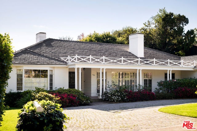 1521 San Remo Drive photo 4