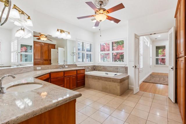 5000 Peach Blossom Lane, Oakdale CA: https://media.crmls.org/mediaz/6d4ab799-28f4-4452-8b1f-13f94d720c65.jpg