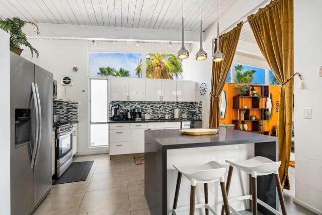 2875 E Wyman Drive, Palm Springs, CA 92262