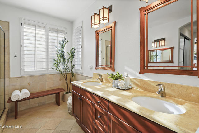 657 Via Vista Vista, Newbury Park CA: https://media.crmls.org/mediaz/6d4b6639-ba97-469f-a12f-1153f5bd80aa.jpg