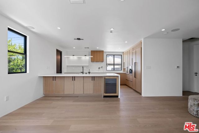 3940 Huron Avenue, Culver City CA: https://media.crmls.org/mediaz/6d4bed8e-18bd-4629-9d6d-02515045d8b0.jpg