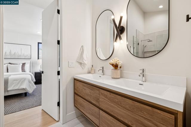 1270 64th St, Emeryville CA: https://media.crmls.org/mediaz/6d4c9671-a90a-4da9-be65-7124896d7234.jpg