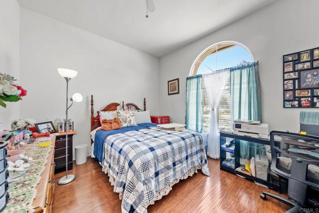 Detail Gallery Image 12 of 34 For 1999 Pecan Tree St, Hemet,  CA 92545 - 4 Beds | 2/1 Baths