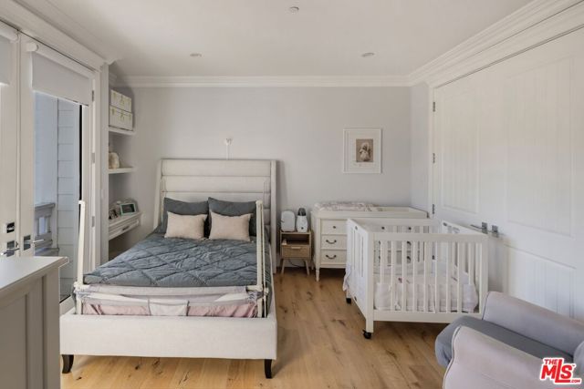 Image 26 of 35 For 5523 Longridge Avenue