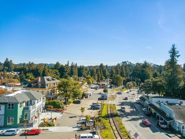 454 Granite Way, Aptos CA: https://media.crmls.org/mediaz/6d4df1df-6b48-4e29-bd80-d9d18126cfab.jpg