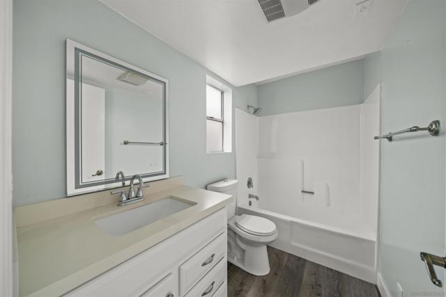 368 Vance St, Chula Vista CA: https://media.crmls.org/mediaz/6d4e0cdf-d6d6-469e-ab62-2eb30d849f3f.jpg