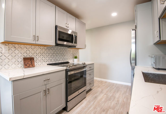 5950 Canterbury Drive, C305 photo 5