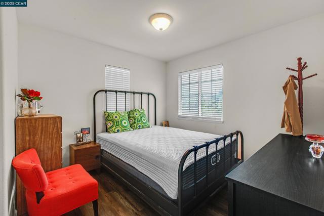 5349 EAGLE COURT, Richmond CA: https://media.crmls.org/mediaz/6d4e6cff-f8c1-4d1d-9e91-e4c7dd2ec530.jpg