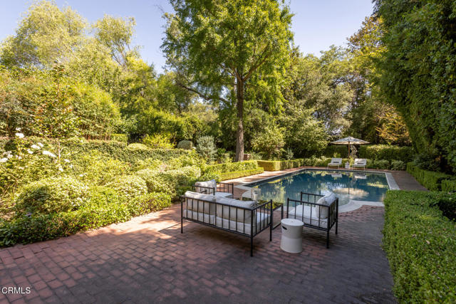 595 Linda Vista Avenue, Pasadena CA: https://media.crmls.org/mediaz/6d4e80d0-6c66-45df-890d-553203803153.jpg