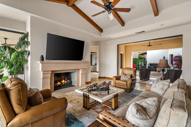 31 Hillcrest Drive, Rancho Mirage CA: https://media.crmls.org/mediaz/6d4ec096-4805-4298-a46c-d9ec28c752a4.jpg