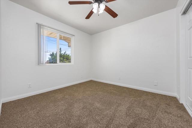 132 Center, Taft CA: https://media.crmls.org/mediaz/6d4f3d63-72ac-4846-a8aa-667aaef0129b.jpg