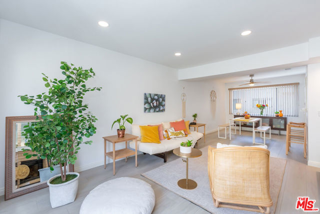 26004 ALIZIA CANYON Drive, D photo 3