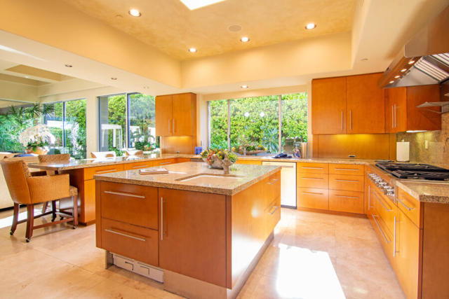 630 N Cahuilla Road, Palm Springs CA: https://media.crmls.org/mediaz/6d501411-d821-4bd0-9d4c-f59d774b803b.jpg