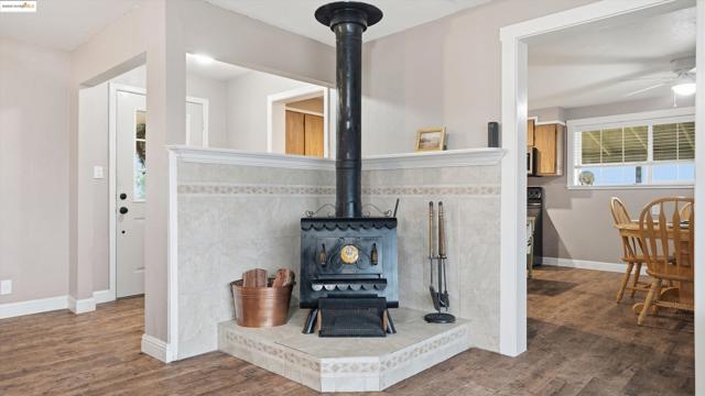 5372 Tule Tree Ln, Oakley CA: https://media.crmls.org/mediaz/6d5016d6-5377-4768-8dc6-65609e4cf5db.jpg