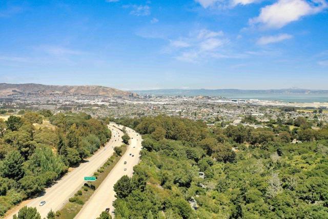 3431 Fleetwood Drive, San Bruno CA: https://media.crmls.org/mediaz/6d507146-67ec-4757-9047-b39cb51f9655.jpg