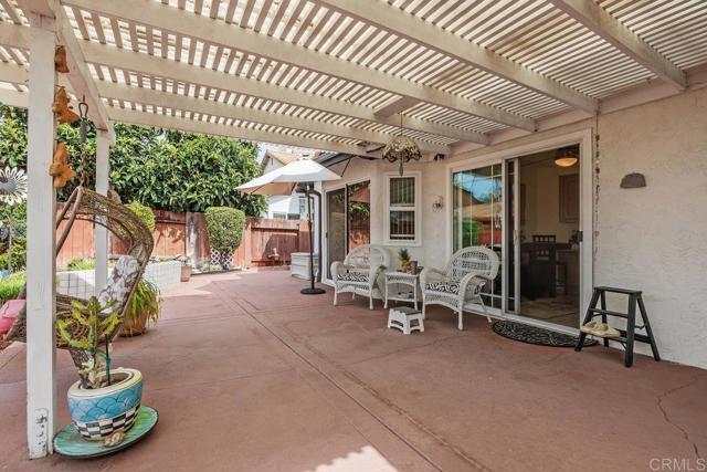 2175 Castilla Way, Oceanside CA: https://media.crmls.org/mediaz/6d50ac81-a4b8-4608-8483-64707c49bd96.jpg