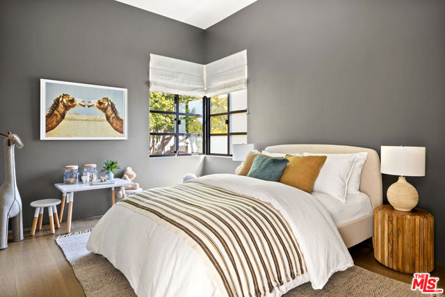 8732 Rangely Avenue, West Hollywood CA: https://media.crmls.org/mediaz/6d50afdd-32d2-44da-aee1-3d0a768140f7.jpg