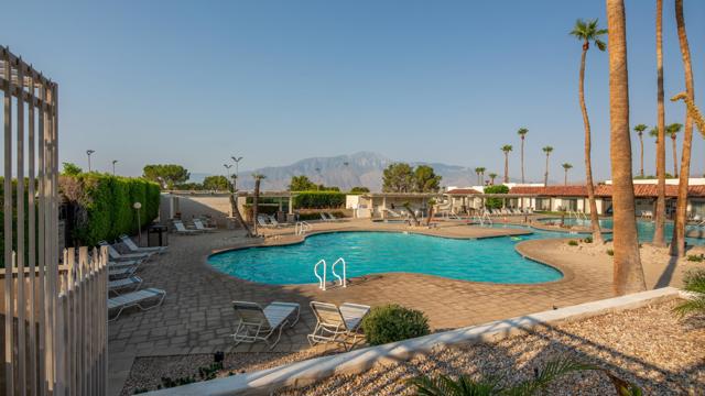 8796 Clubhouse Boulevard, Desert Hot Springs CA: https://media.crmls.org/mediaz/6d51a861-2b39-4d51-b655-5795c51be051.jpg