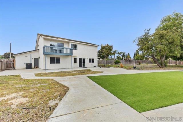5356 Malcolm St, Oceanside CA: https://media.crmls.org/mediaz/6d51b990-fd7a-4f52-a0a9-d2a20d8f05cd.jpg