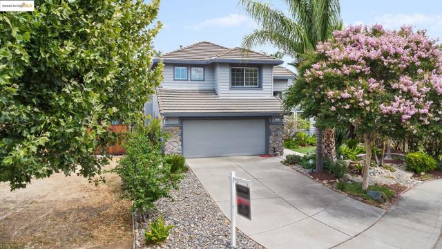 20 Goldmeadow Ct, Brentwood CA: https://media.crmls.org/mediaz/6d5208e9-2655-4e12-9f10-a7858f40d2e6.jpg