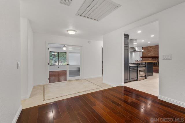11580 Manzanita Rd, Lakeside CA: https://media.crmls.org/mediaz/6d52397a-7640-4dc6-bc6c-fc55c25cf083.jpg