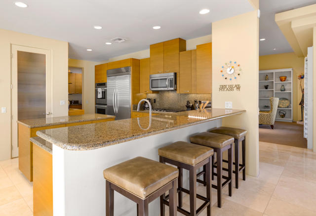 2000 S Caliente Drive, Palm Springs CA: https://media.crmls.org/mediaz/6d523ee6-5f62-4ac3-b4c7-c52a88fba94e.jpg