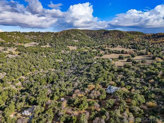 3591 Deer lake Park Rd, Julian CA: https://media.crmls.org/mediaz/6d539d8f-c42e-4c9b-9137-b07071466083.jpg