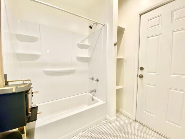 1076 Grand Avenue, South San Francisco CA: https://media.crmls.org/mediaz/6d53c415-a95c-4144-bf61-1c4650795fbd.jpg