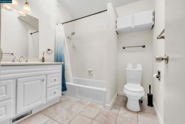 116 Falmouth Ct, Aptos CA: https://media.crmls.org/mediaz/6d53c65b-c3bb-4d31-9e61-4a5c4e1b2e9e.jpg