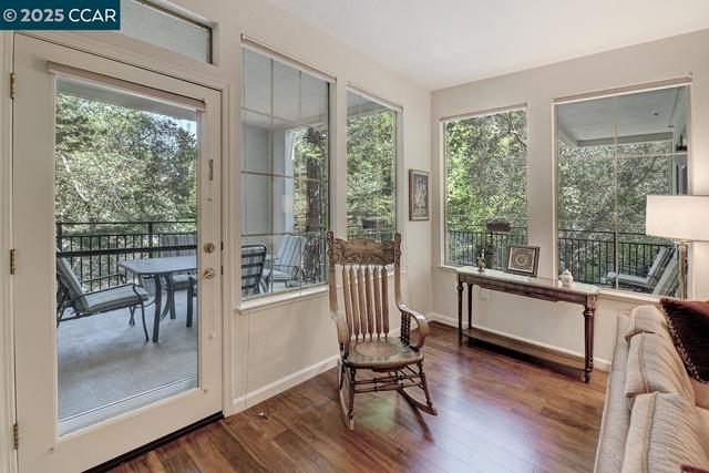 5910 Horsemans Canyon Dr, Walnut Creek CA: https://media.crmls.org/mediaz/6d54003a-934d-426b-b78d-851e1f62d4b5.jpg
