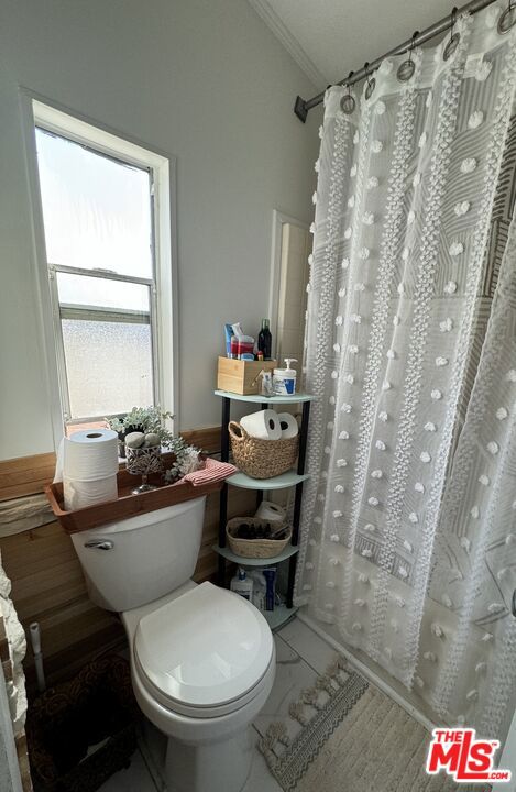 25000 Hawkbryn Avenue, Newhall CA: https://media.crmls.org/mediaz/6d546cfa-98d1-48b9-a91c-25825daccd61.jpg